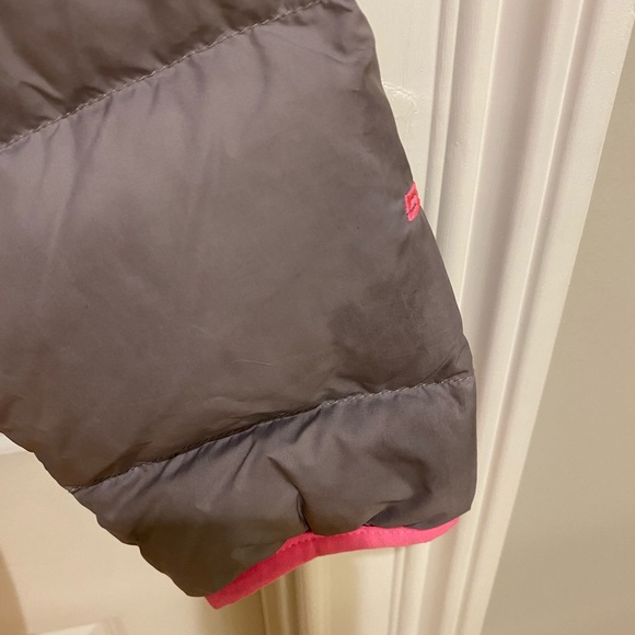 North Face Girls Puffer Jacket - Picture 2 of 4